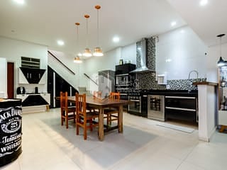 Foto do Casa-Casa tipo para venda em Vila Mangalot com 4 quartos, sendo 1 suíte, 100m²