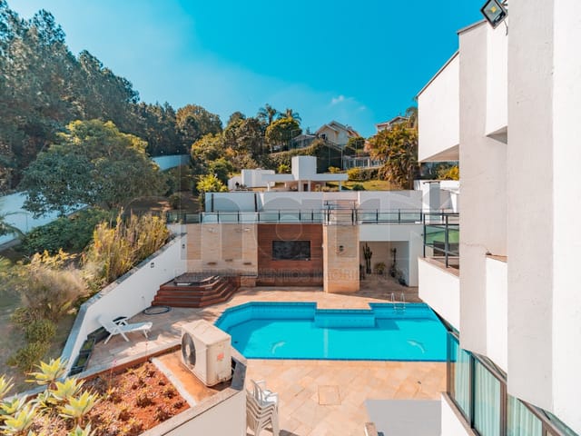 Casa com 3500m² 4 quartos e 6 banheiros, à venda ou para alugar, no bairro Alphaville em Santana de Parnaíba