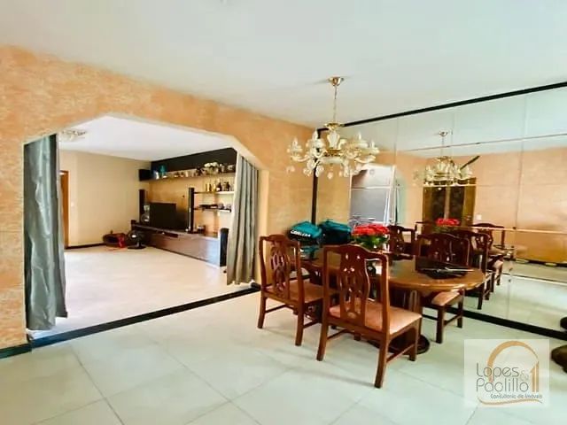 Casa com 512m² 2 quartos e 1 banheiro, à venda, no bairro Jardim Estância Brasil em Atibaia