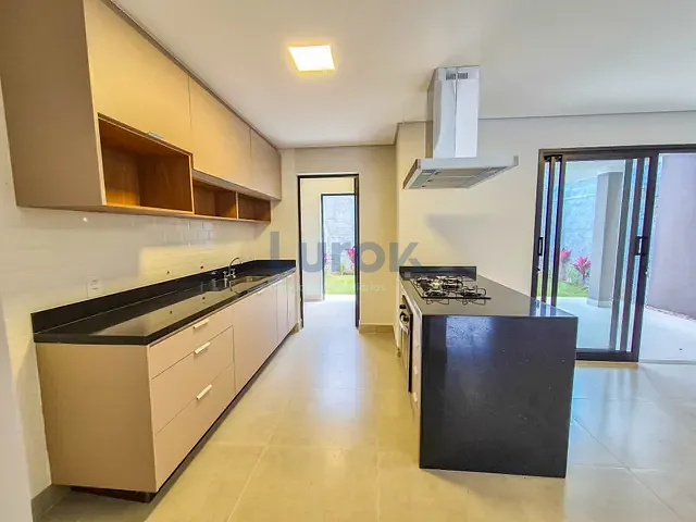 Casa com 145m² 3 quartos e 4 banheiros, à venda, no bairro Chácaras Silvania em Valinhos