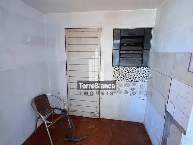Casa 3 quartos e 1 banheiro, à venda, no bairro Contorno em Ponta Grossa