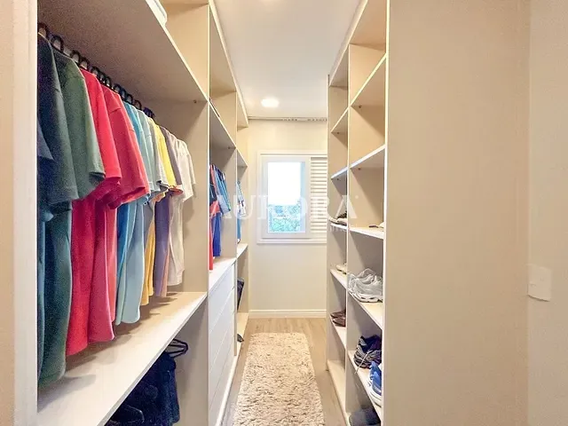 Casa com 700m² 4 quartos e 6 banheiros, à venda, no bairro Esperança em Londrina