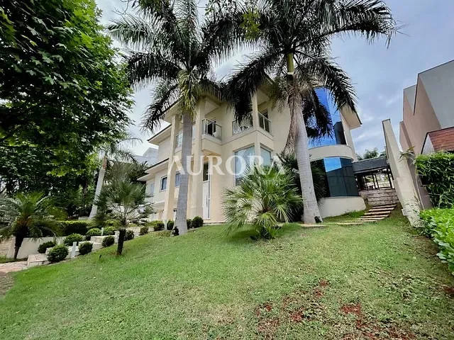Casa com 700m² 4 quartos e 6 banheiros, à venda, no bairro Esperança em Londrina