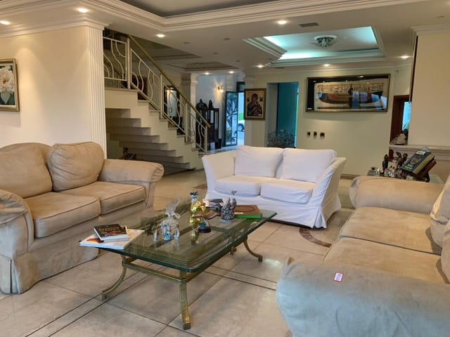 Casa com 575m² 4 quartos e 6 banheiros, à venda, no bairro Alphaville em Santana de Parnaíba
