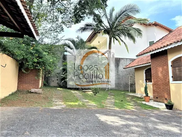 Casa com 1248m² 4 quartos e 3 banheiros, à venda, no bairro Condominio Estância dos Lagos em Atibaia