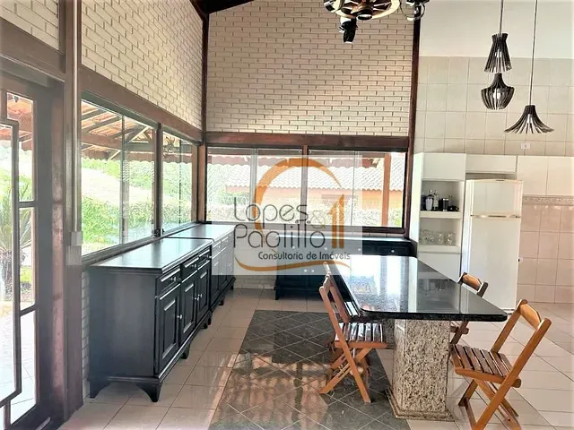 Casa com 1248m² 4 quartos e 3 banheiros, à venda, no bairro Condominio Estância dos Lagos em Atibaia