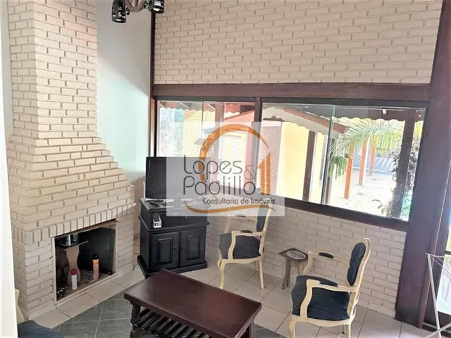 Casa com 1248m² 4 quartos e 3 banheiros, à venda, no bairro Condominio Estância dos Lagos em Atibaia