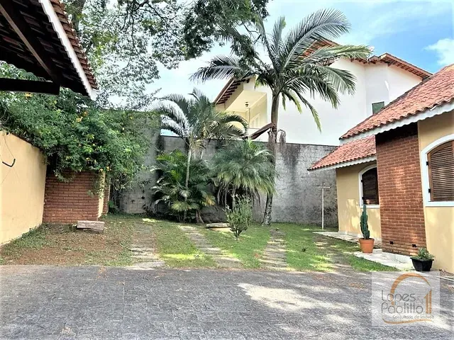 Casa com 1248m² 4 quartos e 3 banheiros, à venda, no bairro Condominio Estância dos Lagos em Atibaia