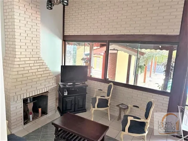 Casa com 1248m² 4 quartos e 3 banheiros, à venda, no bairro Condominio Estância dos Lagos em Atibaia