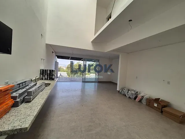 Casa com 115m² 3 quartos e 3 banheiros, à venda, no bairro Chácaras Silvania em Valinhos