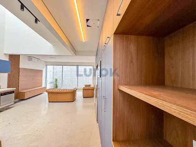 Casa com 115m² 3 quartos e 4 banheiros, à venda ou para alugar, no bairro Chácaras Silvania em Valinhos