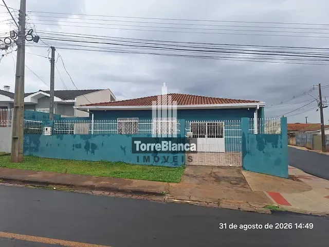 Casa com 220m² 2 quartos e 1 banheiro, à venda, no bairro Uvaranas em Ponta Grossa
