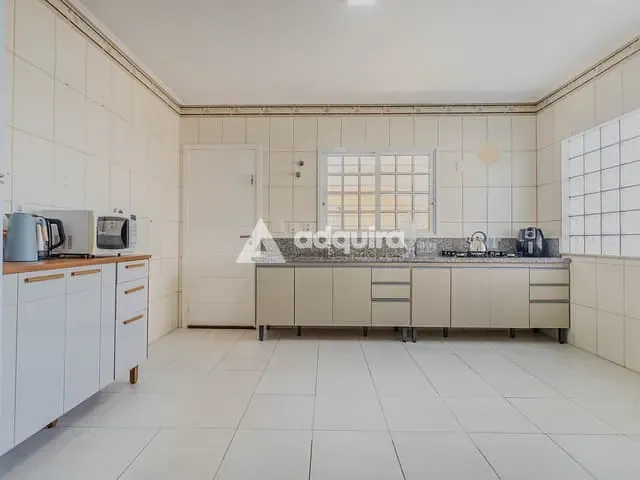 Casa com 570m² 4 quartos e 4 banheiros, à venda, no bairro Jardim Carvalho em Ponta Grossa