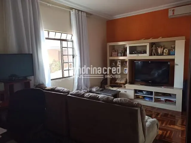 Casa com 385m², à venda, no bairro Jardim Santo Amaro em Cambé