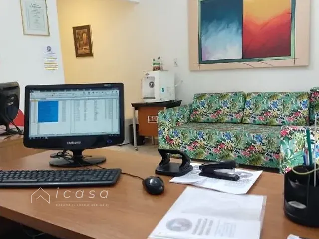 Casa com 1077m² 3 quartos e 8 banheiros, à venda, no bairro Independência em Taubaté