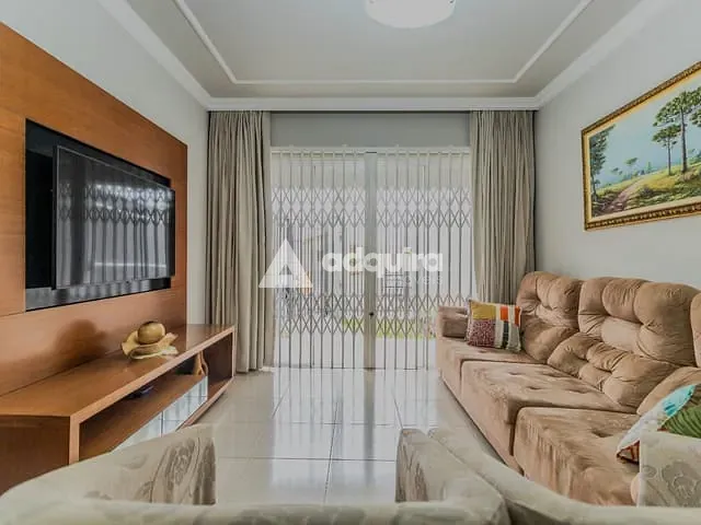 Casa com 330m² 4 quartos e 4 banheiros, à venda, no bairro Nova Rússia em Ponta Grossa