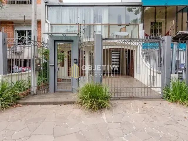Casa 4 quartos e 4 banheiros, para alugar, no bairro Santa Cecília em Porto Alegre