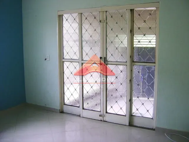 Casa com 175m² 4 quartos e 2 banheiros, à venda, no bairro Campos de São José em São José dos Campos