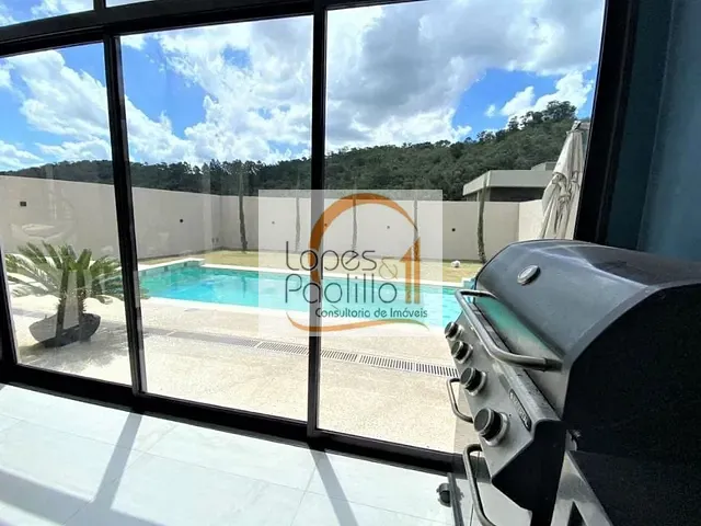 Casa com 600m² 3 quartos e 6 banheiros, à venda, no bairro Condominio Quintas da Boa Vista em Atibaia