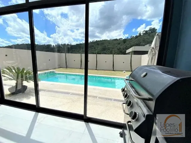 Casa com 600m² 3 quartos e 6 banheiros, à venda, no bairro Condominio Quintas da Boa Vista em Atibaia