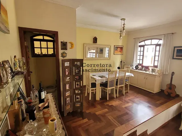 Casa com 300m² 3 quartos e 3 banheiros, à venda, no bairro Urbanova em São José dos Campos