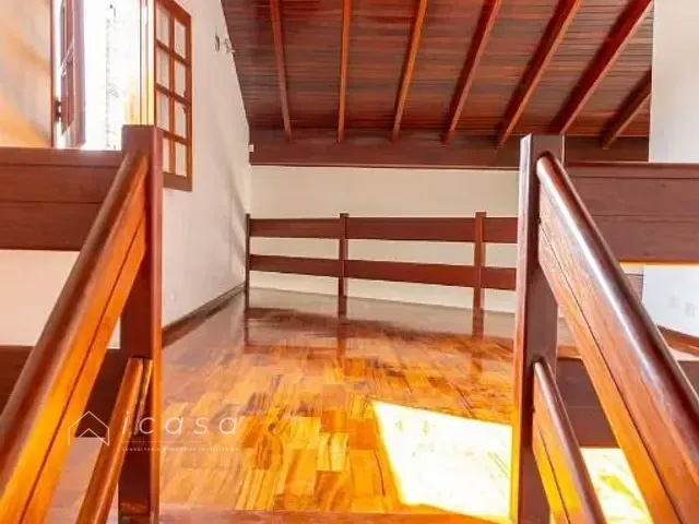 Casa com 300m² 4 quartos e 4 banheiros, à venda, no bairro Jardim Santa Maria em Jacareí