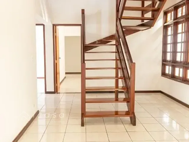 Casa com 300m² 4 quartos e 4 banheiros, à venda, no bairro Jardim Santa Maria em Jacareí