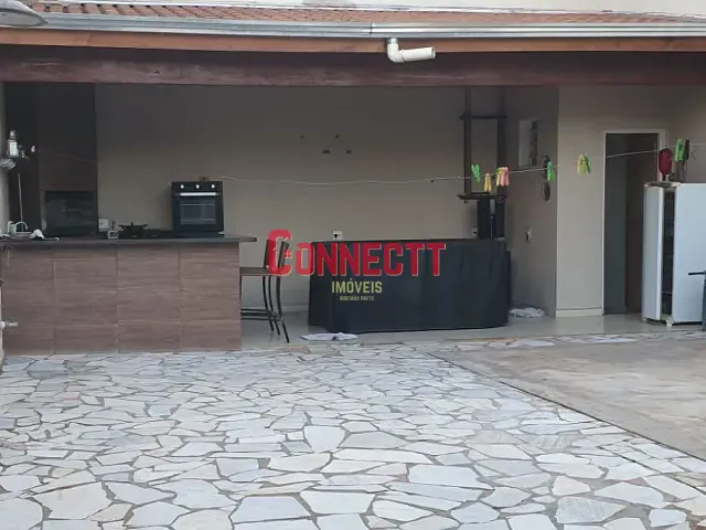 Casa com 250m² 2 quartos e 3 banheiros, para alugar, no bairro Vila Maria Luiza em Ribeirão Preto