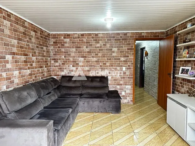 Casa com 319m² 3 quartos e 1 banheiro, à venda, no bairro Contorno em Ponta Grossa