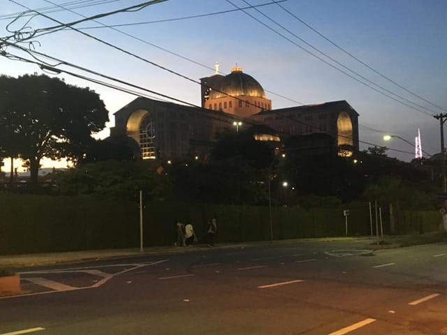 Casa com 590m², à venda, no bairro Centro em Aparecida