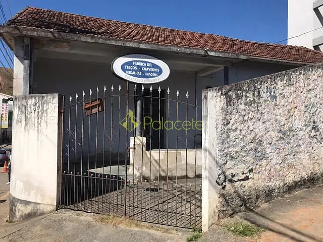 Casa com 590m², à venda, no bairro Centro em Aparecida