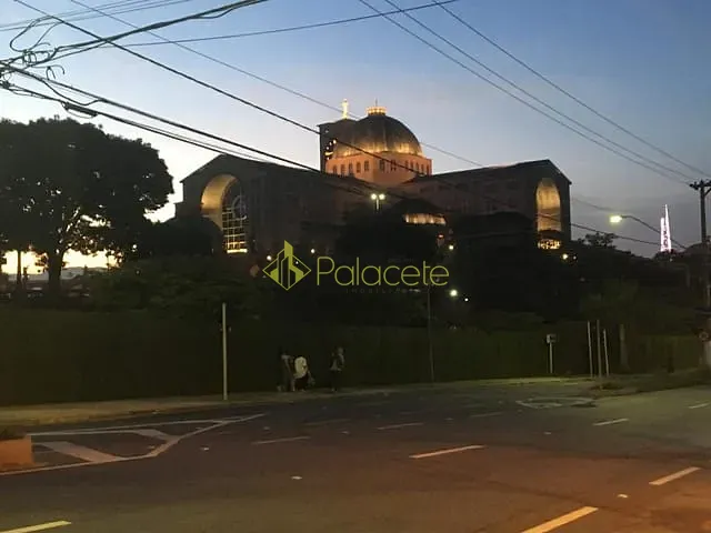 Casa com 590m², à venda, no bairro Centro em Aparecida
