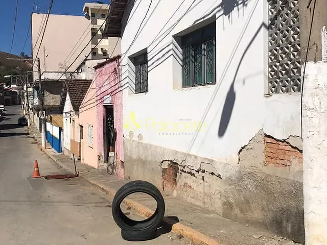 Casa com 590m², à venda, no bairro Centro em Aparecida