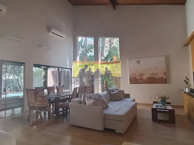 Casa com 450m² 3 quartos e 5 banheiros, à venda, no bairro Barão do Café em Campinas