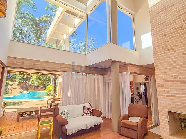 Casa com 1000m² 4 quartos e 6 banheiros, à venda, no bairro Joapiranga em Valinhos