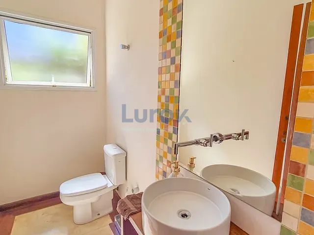 Casa com 1000m² 4 quartos e 6 banheiros, à venda, no bairro Joapiranga em Valinhos