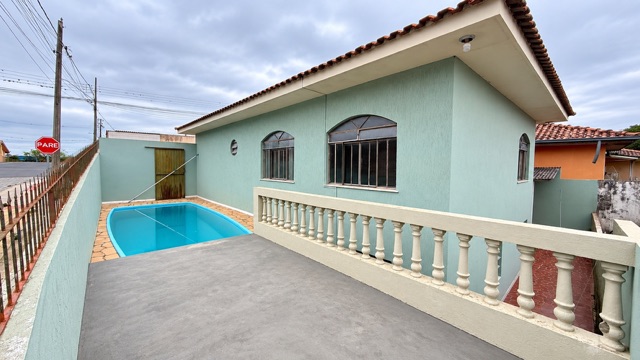 Locação - Casa com Piscina, com 3 quartos (sendo 1 suíte), 2 vagas de garagem, Churrasqueira, 170 m² - Ronda, Ponta Grossa