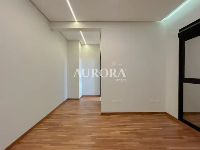 Casa com 360m² 4 quartos e 7 banheiros, à venda, no bairro Condomínio Royal Golf Residence em Londrina
