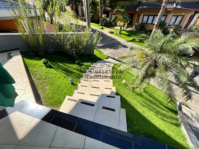 Casa com 937m² 4 quartos e 7 banheiros, à venda, no bairro Vila Zeze em Jacareí