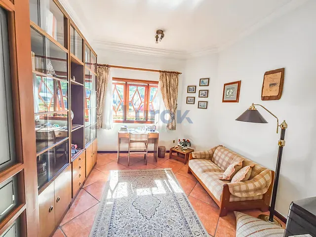 Casa com 1000m² 4 quartos e 5 banheiros, à venda, no bairro Joapiranga em Valinhos