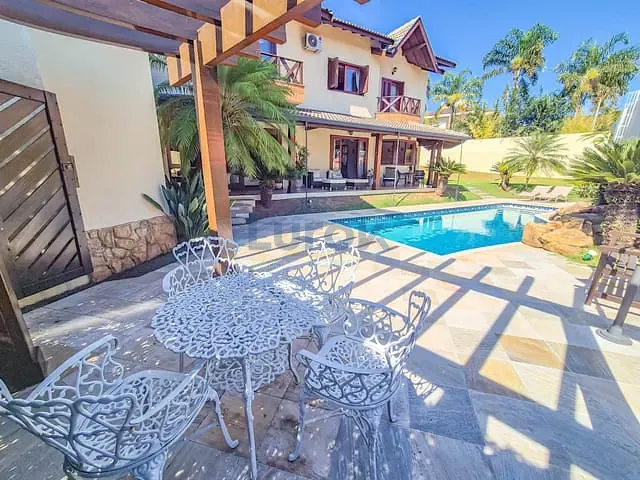 Casa com 1000m² 4 quartos e 5 banheiros, à venda, no bairro Joapiranga em Valinhos
