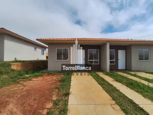 Casa com 45m² 2 quartos e 1 banheiro, à venda ou para alugar, no bairro Neves em Ponta Grossa