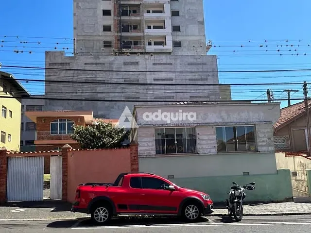 Casa com 561m², à venda ou para alugar, no bairro Centro em Ponta Grossa