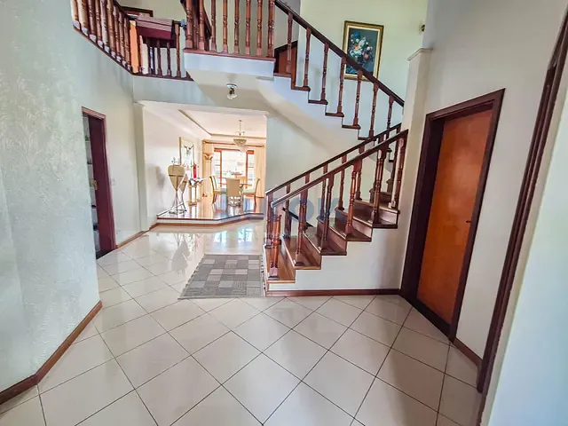 Casa com 1240m² 4 quartos e 7 banheiros, à venda, no bairro Joapiranga em Valinhos