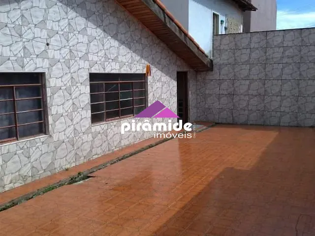 Casa com 300m² 3 quartos e 2 banheiros, à venda, no bairro Parque Industrial em São José dos Campos