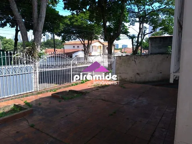 Casa com 300m² 3 quartos e 2 banheiros, à venda, no bairro Parque Industrial em São José dos Campos