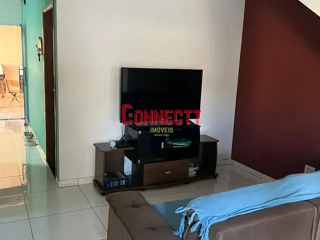 Casa com 181m² 3 quartos e 2 banheiros, à venda, no bairro Parque das Oliveiras em Ribeirão Preto