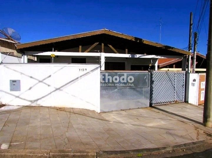Casa, 4 quartos, 197 m² - Foto 1