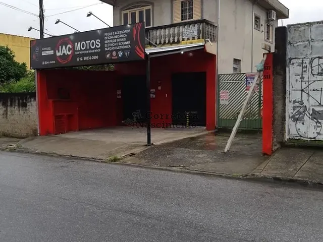 Casa com 365m² 3 quartos e 3 banheiros, à venda, no bairro Parque dos Príncipes em Jacareí