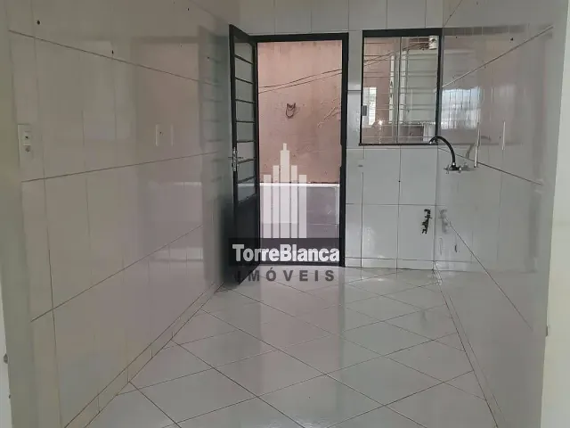 Casa 2 quartos e 1 banheiro, à venda, no bairro Contorno em Ponta Grossa